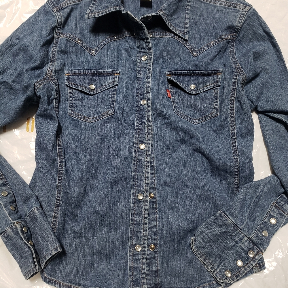 Levi's